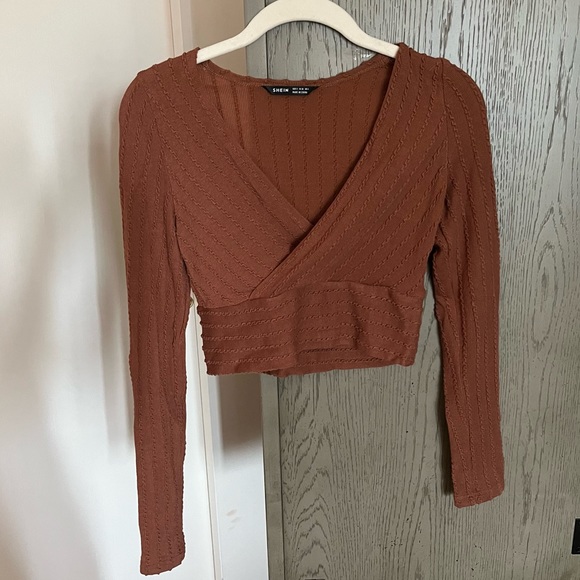 NWOT Cable Knit Crop Top - Picture 2 of 3